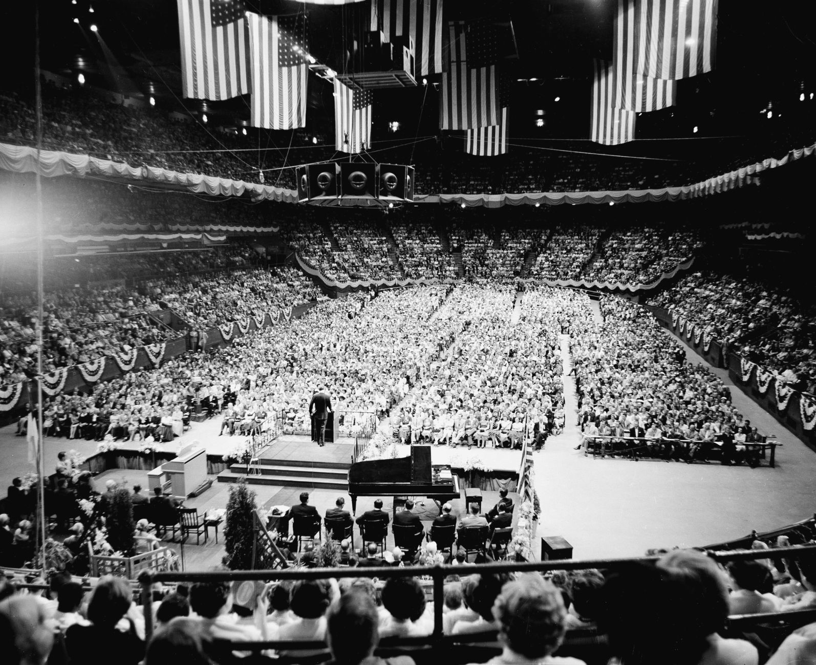 1957: Billy Graham